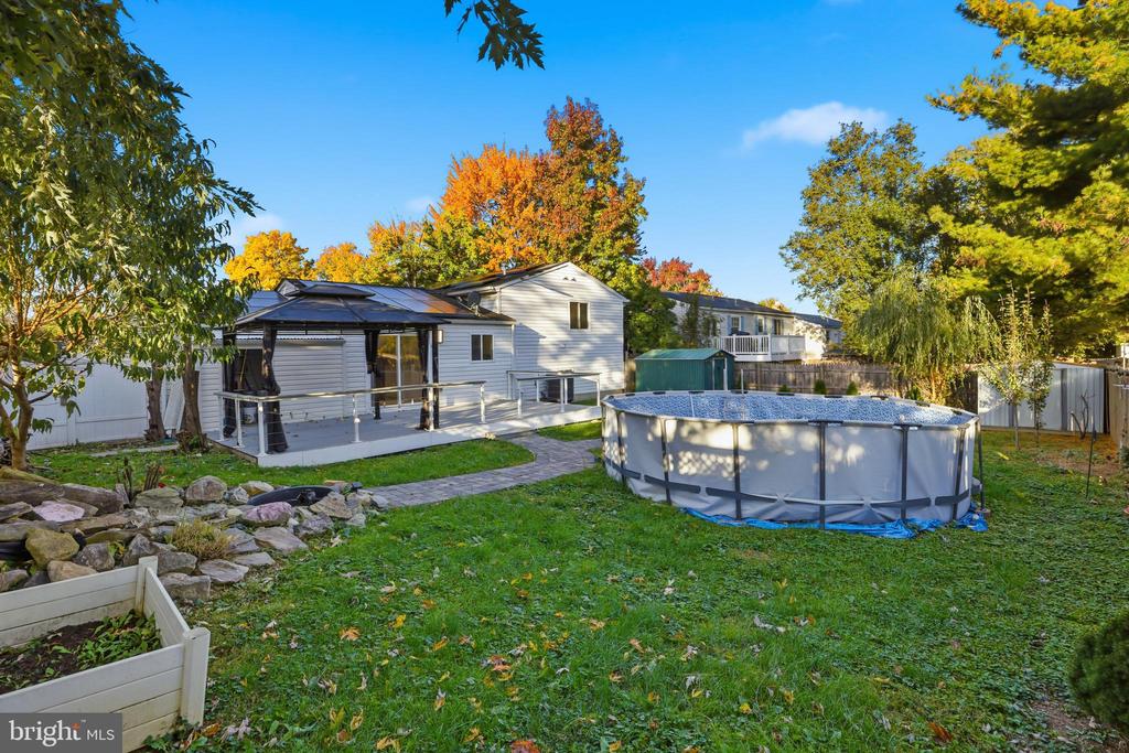 1816 ROCKY GLEN DRIVE