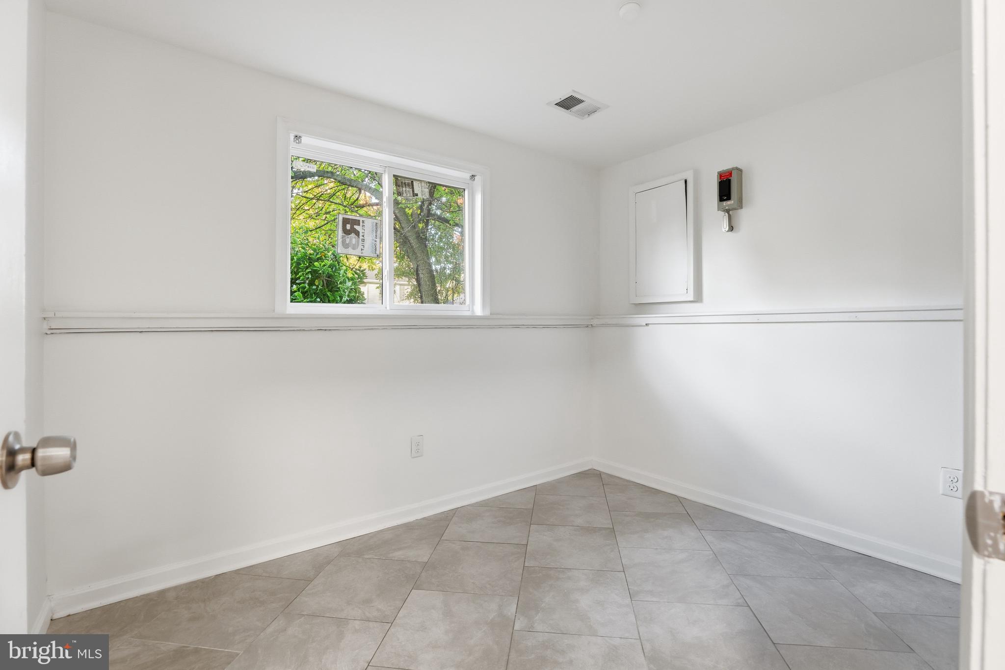 1816 ROCKY GLEN DRIVE