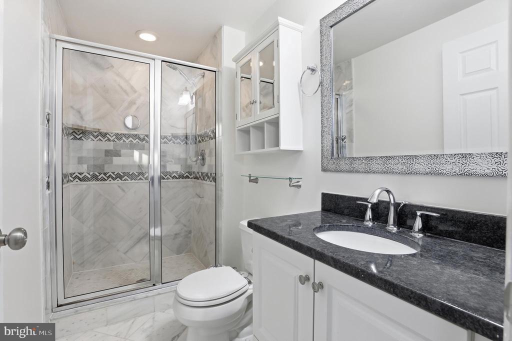 1816 ROCKY GLEN DRIVE