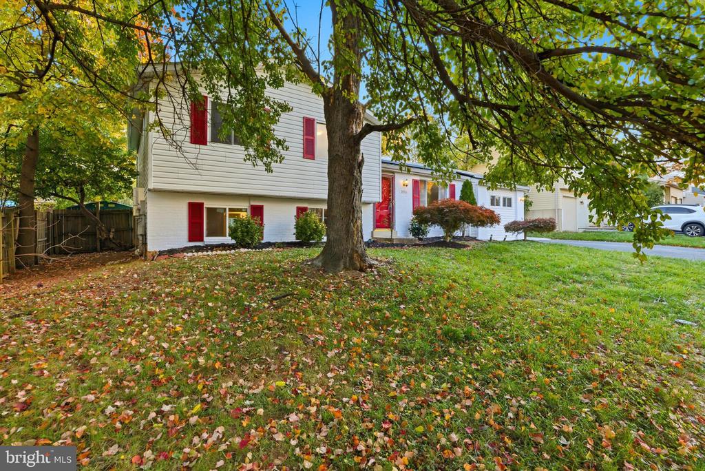 1816 ROCKY GLEN DRIVE