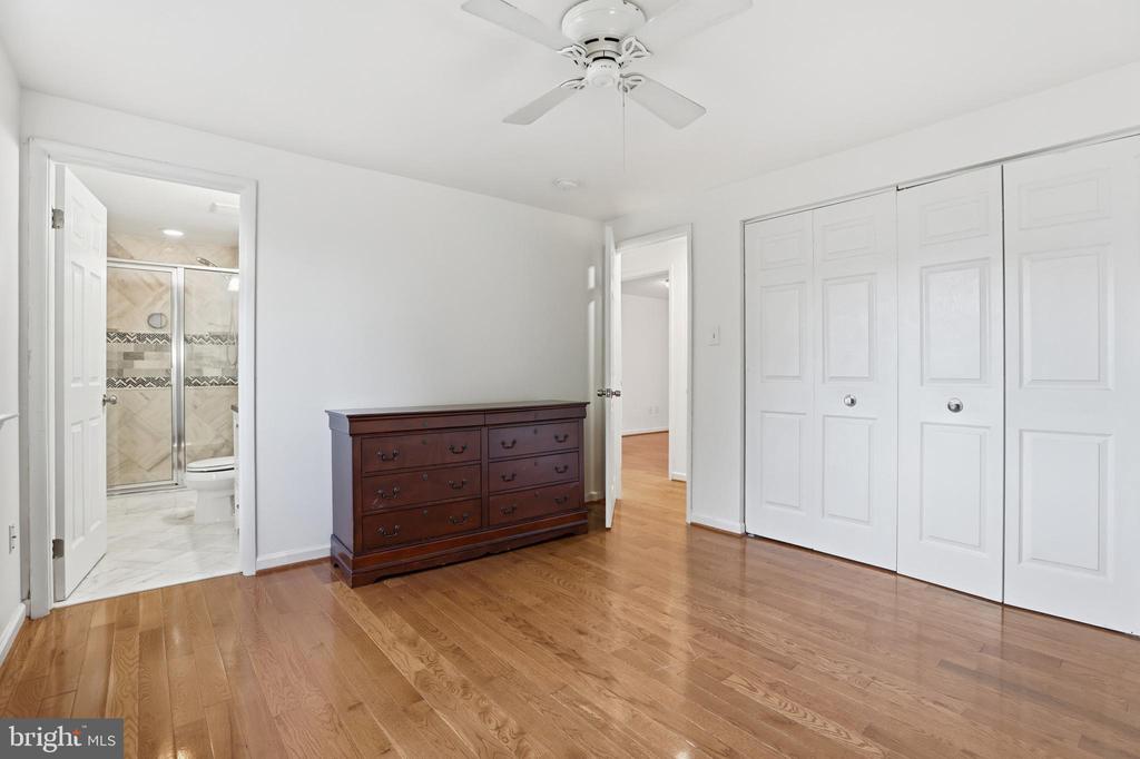 1816 ROCKY GLEN DRIVE