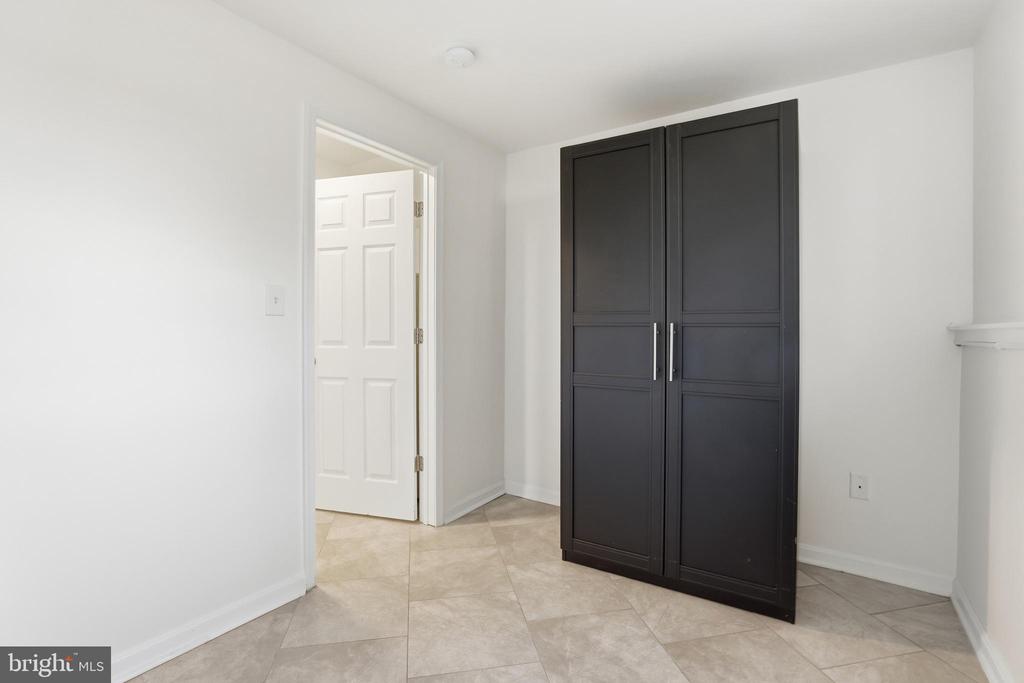 1816 ROCKY GLEN DRIVE