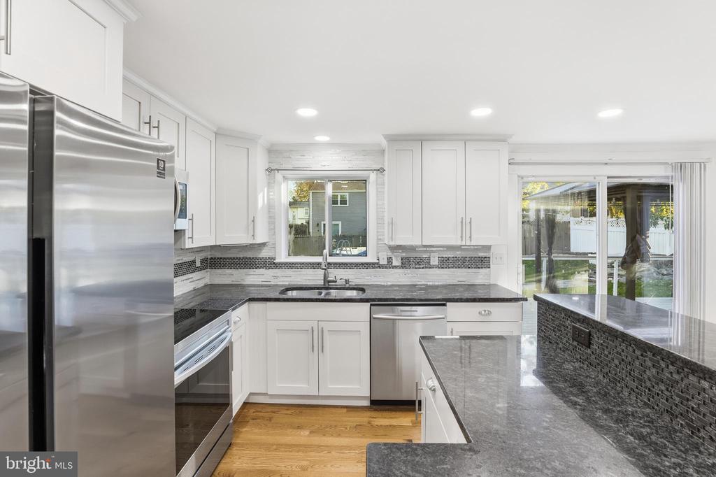 1816 ROCKY GLEN DRIVE