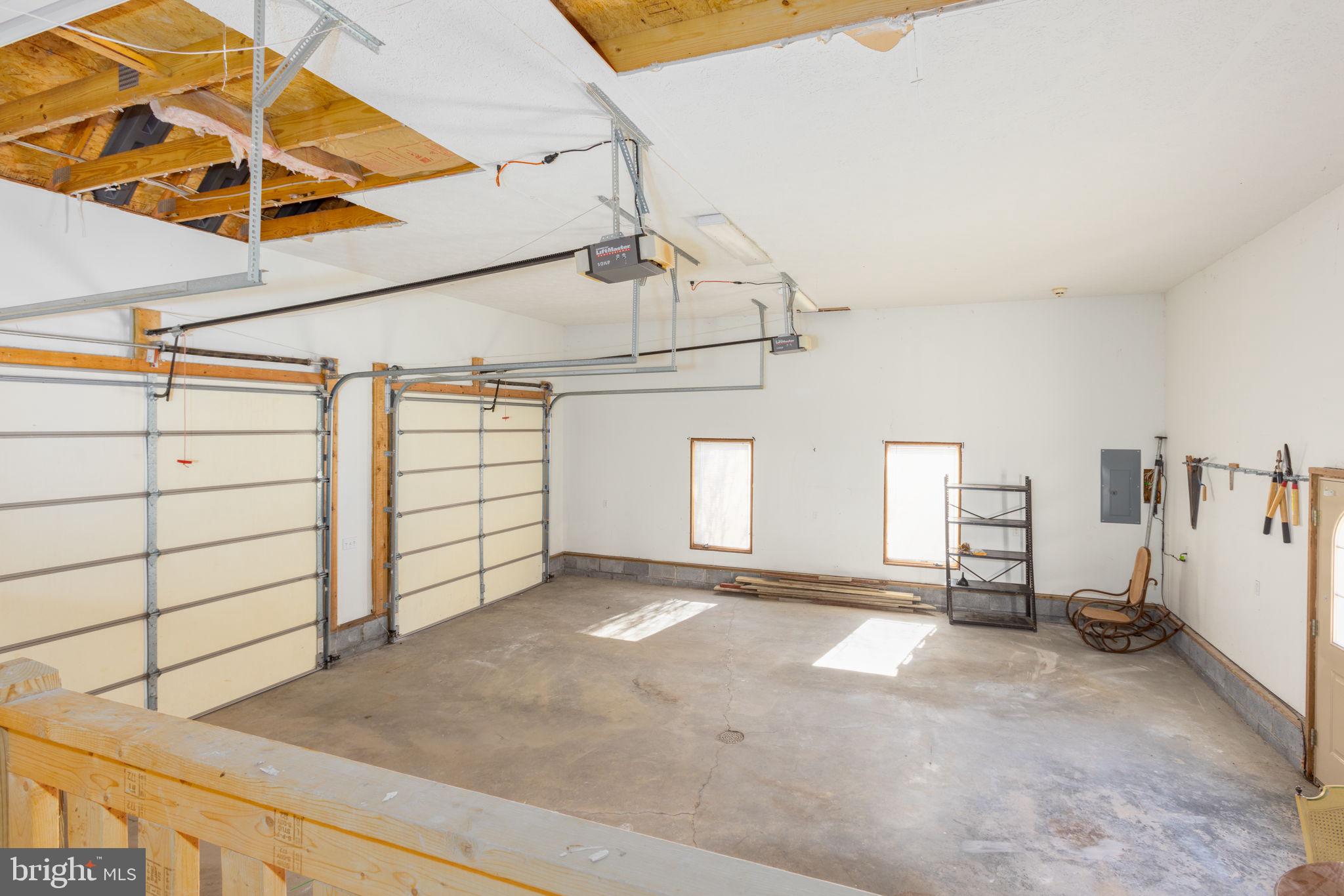 1012 HEMLOCK CIRCLE