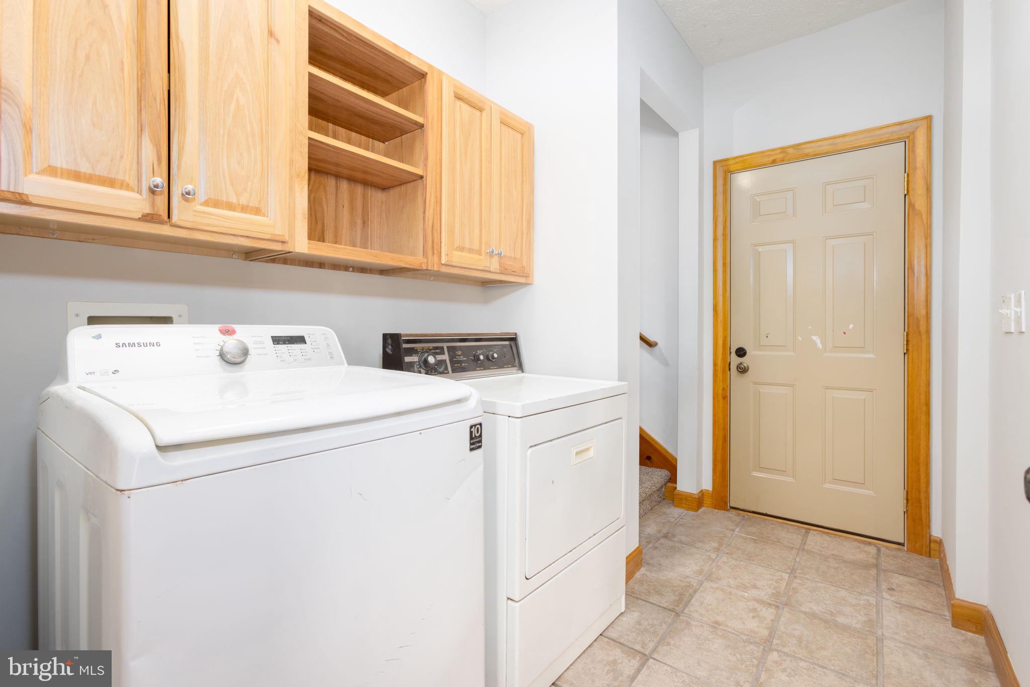 1012 HEMLOCK CIRCLE