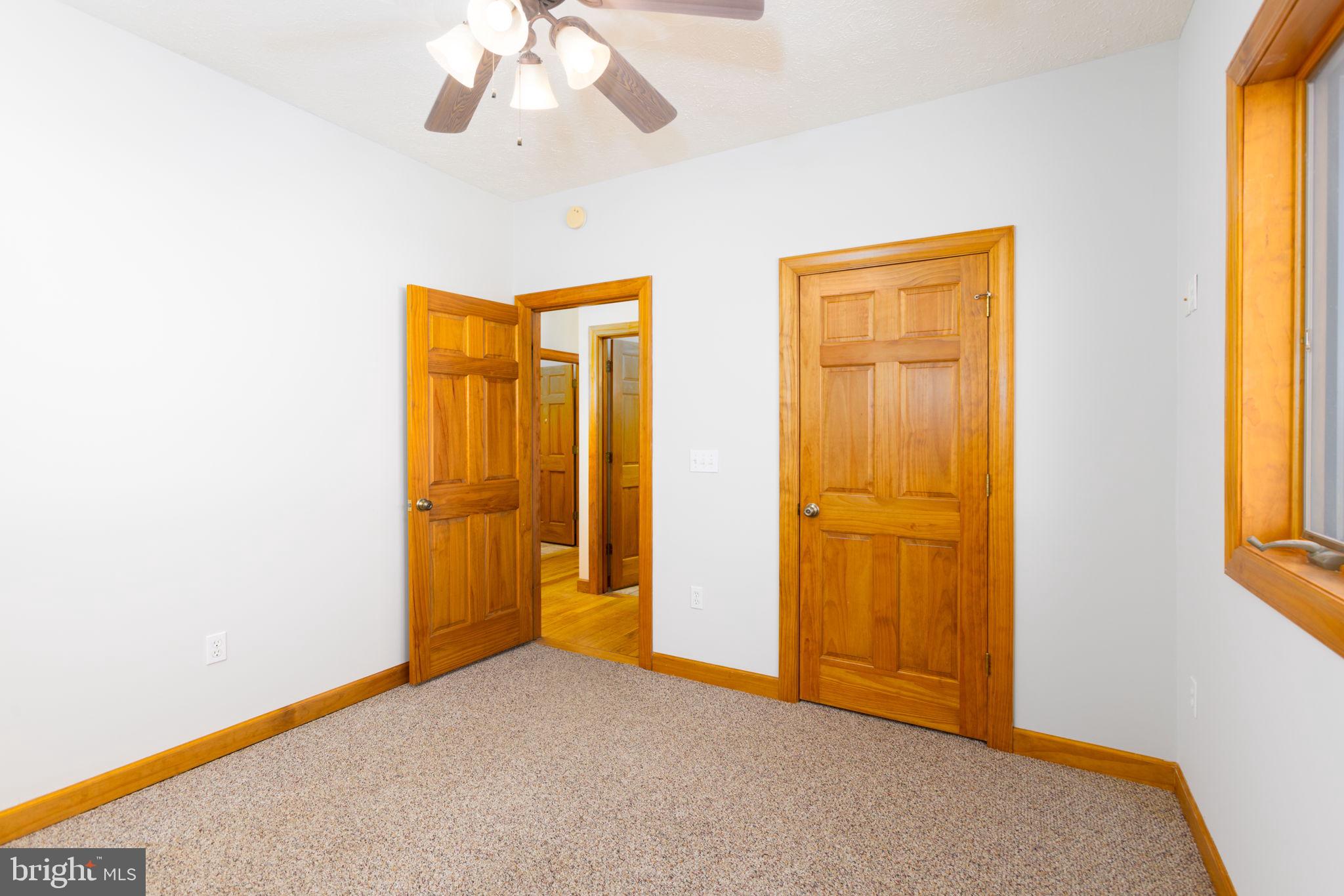 1012 HEMLOCK CIRCLE