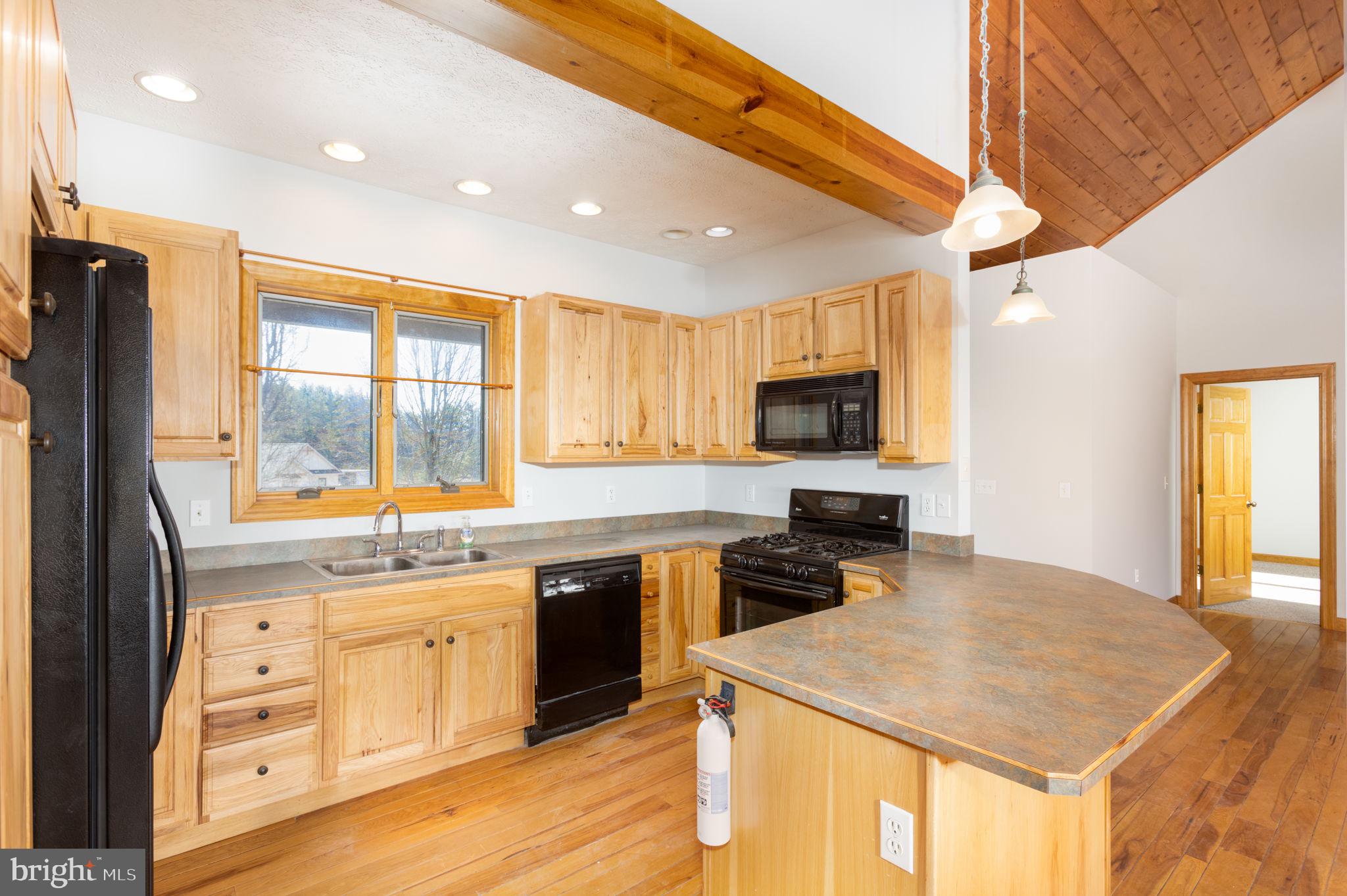 1012 HEMLOCK CIRCLE