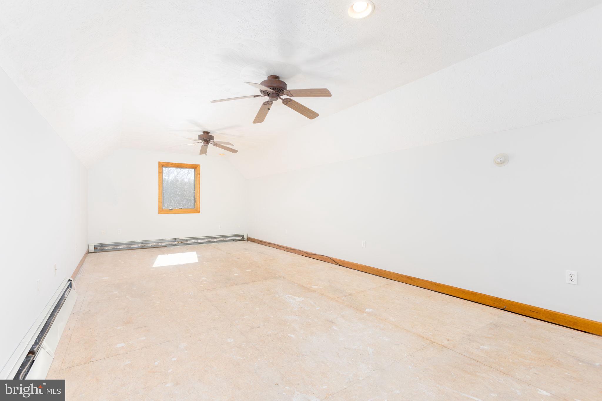1012 HEMLOCK CIRCLE