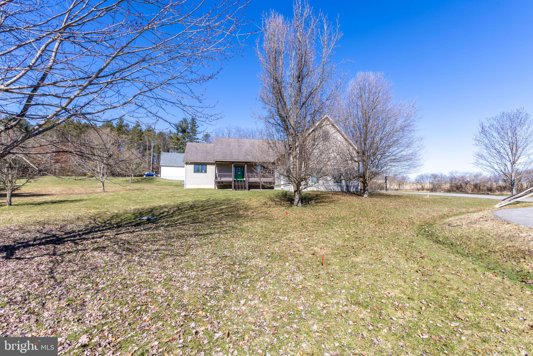 1012 HEMLOCK CIRCLE