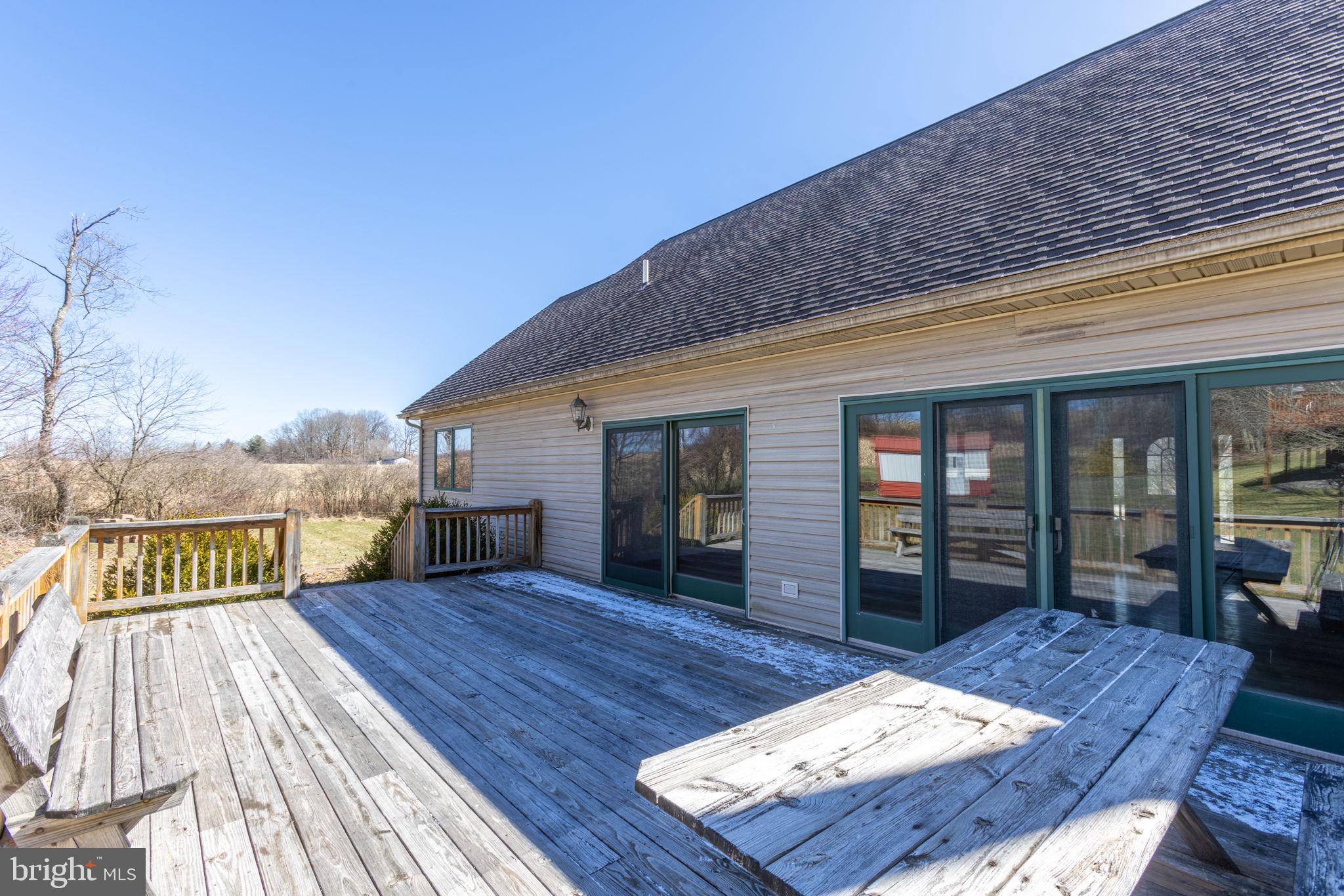 1012 HEMLOCK CIRCLE
