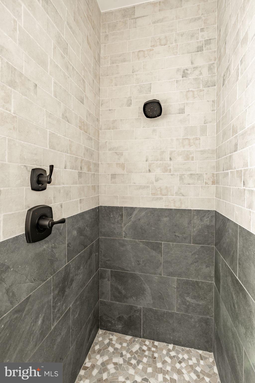 422 MOUNTAINTOP ROAD