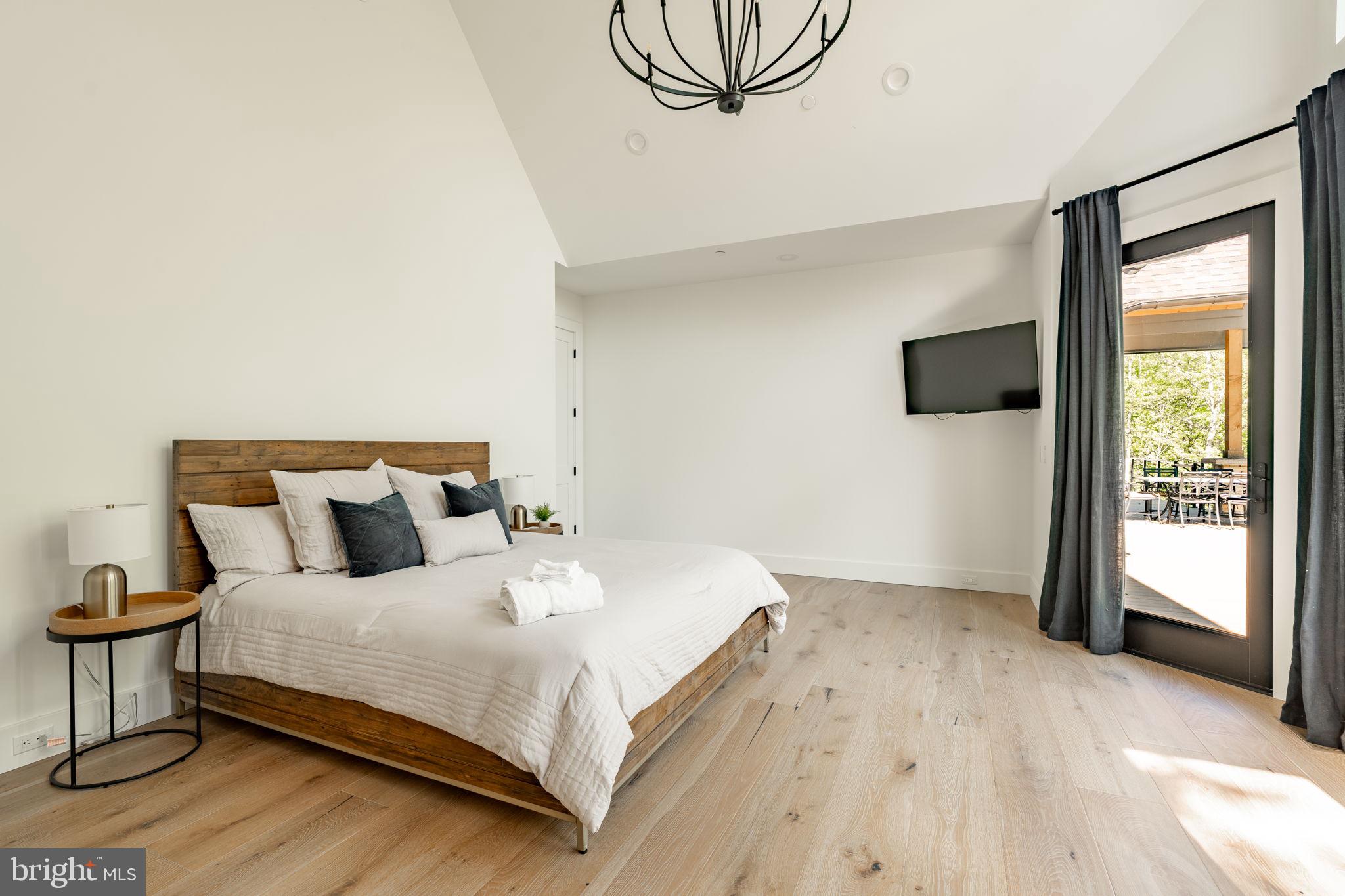 422 MOUNTAINTOP ROAD