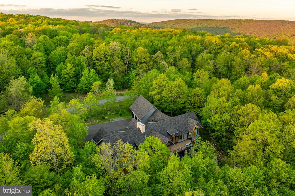422 MOUNTAINTOP ROAD