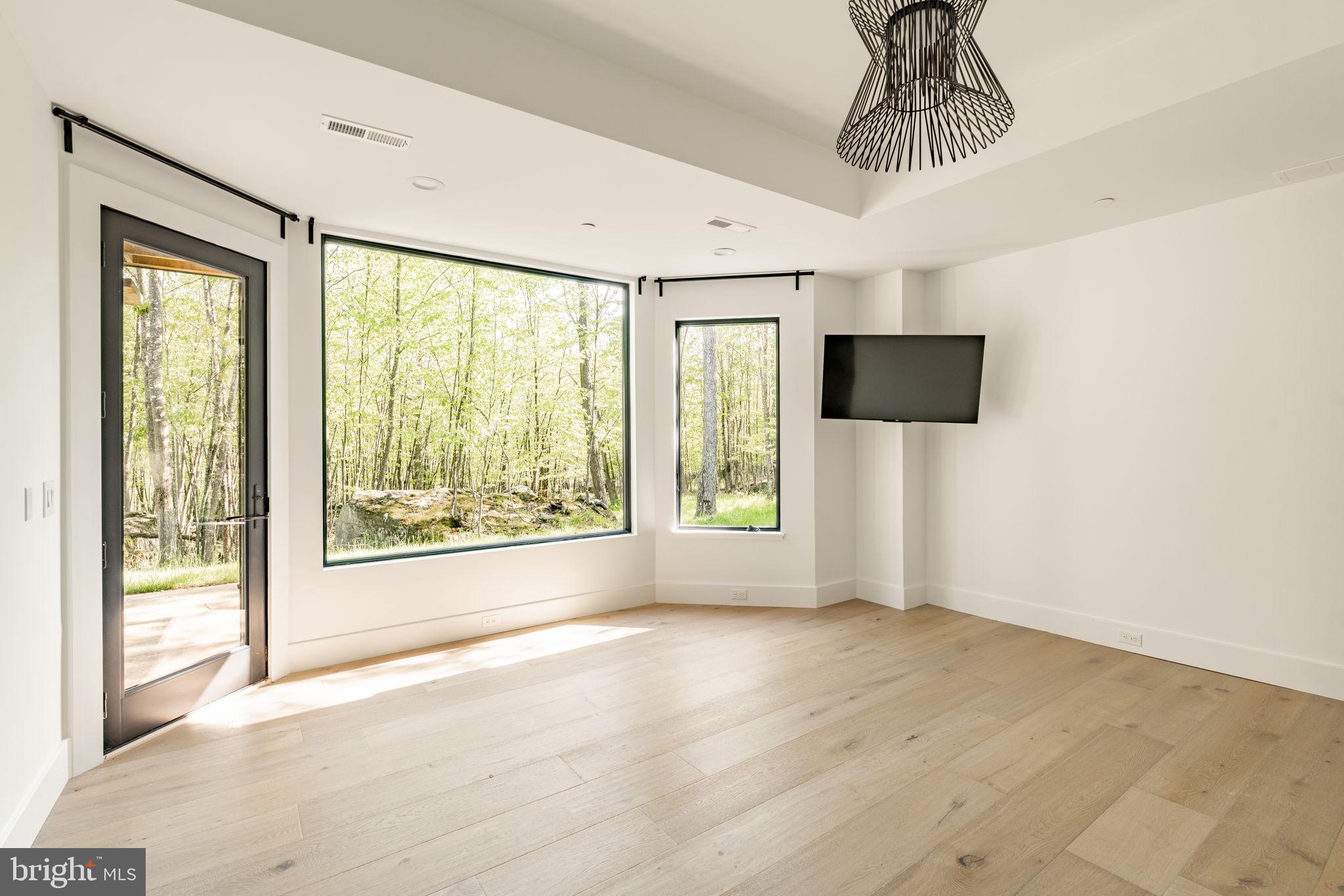 422 MOUNTAINTOP ROAD