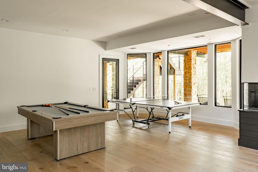 422 MOUNTAINTOP ROAD