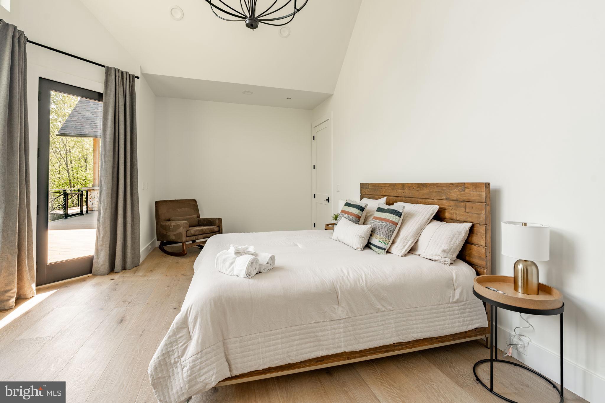 422 MOUNTAINTOP ROAD