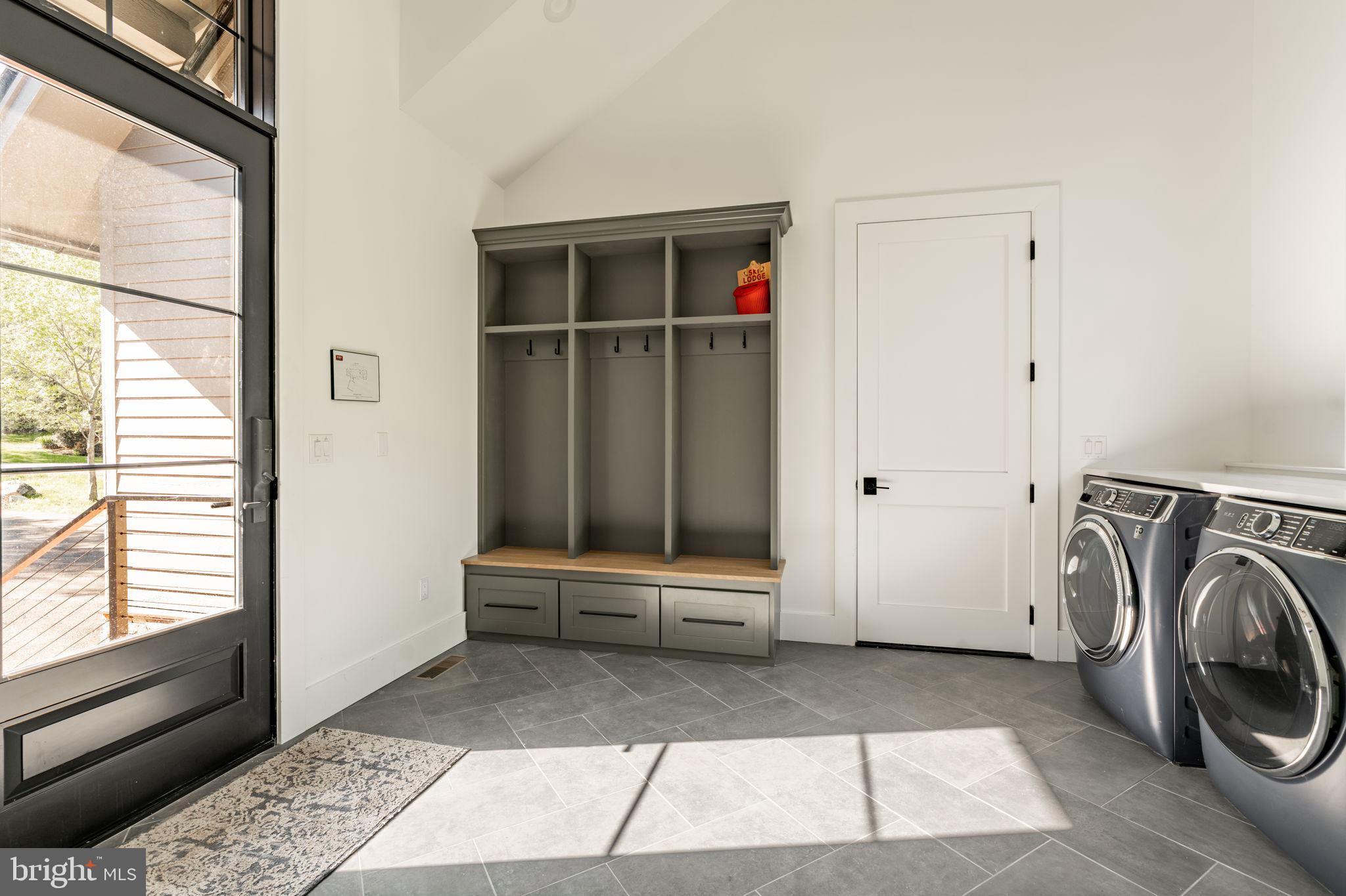 422 MOUNTAINTOP ROAD