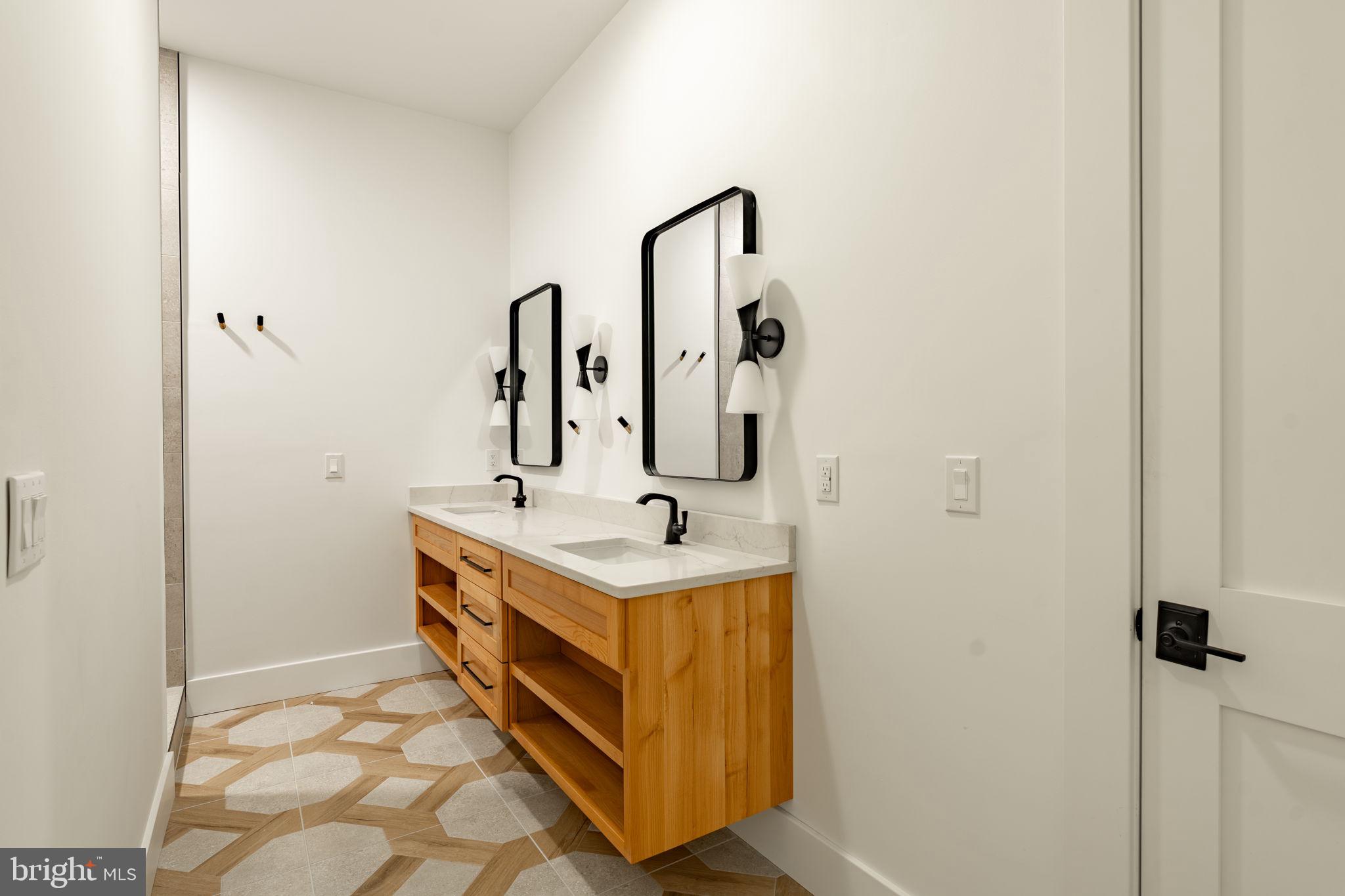 422 MOUNTAINTOP ROAD