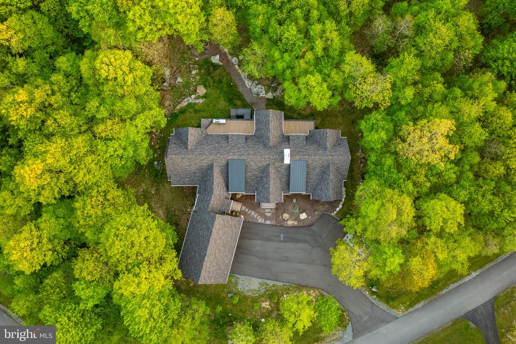 422 MOUNTAINTOP ROAD