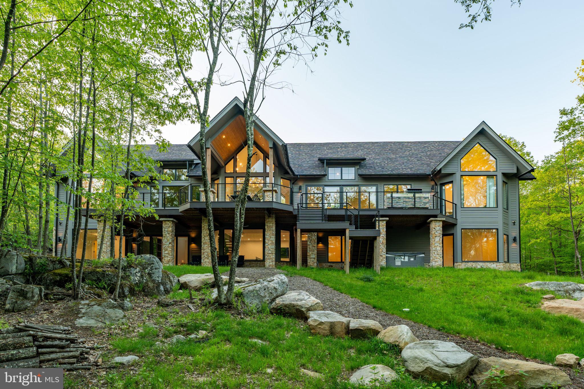 422 MOUNTAINTOP ROAD