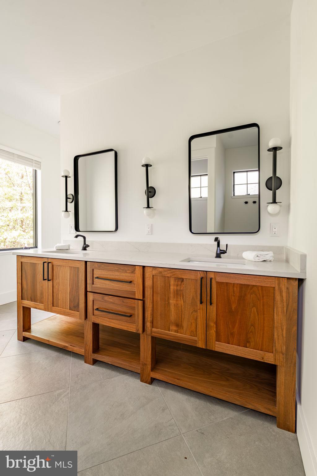 422 MOUNTAINTOP ROAD