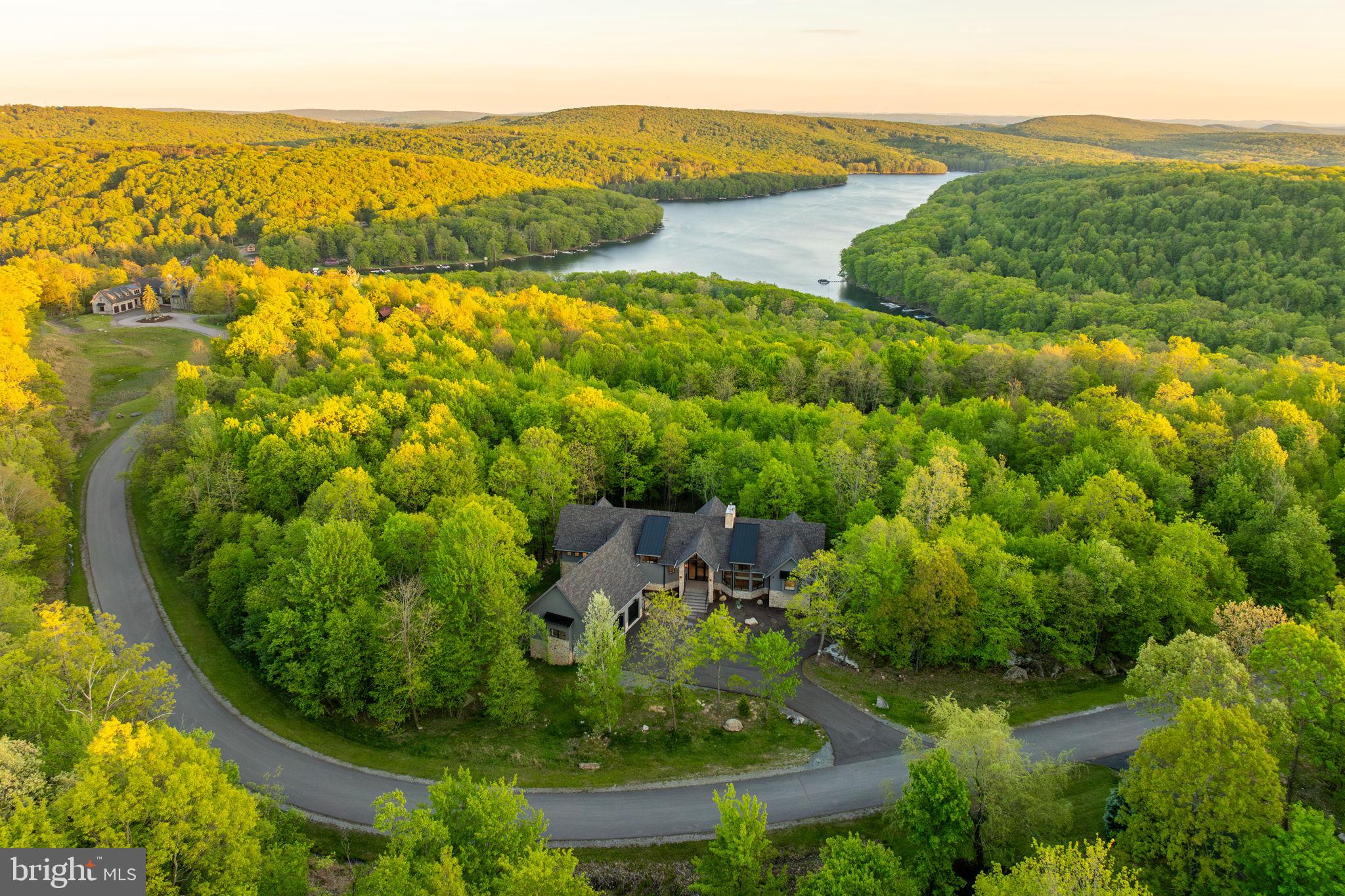 422 MOUNTAINTOP ROAD