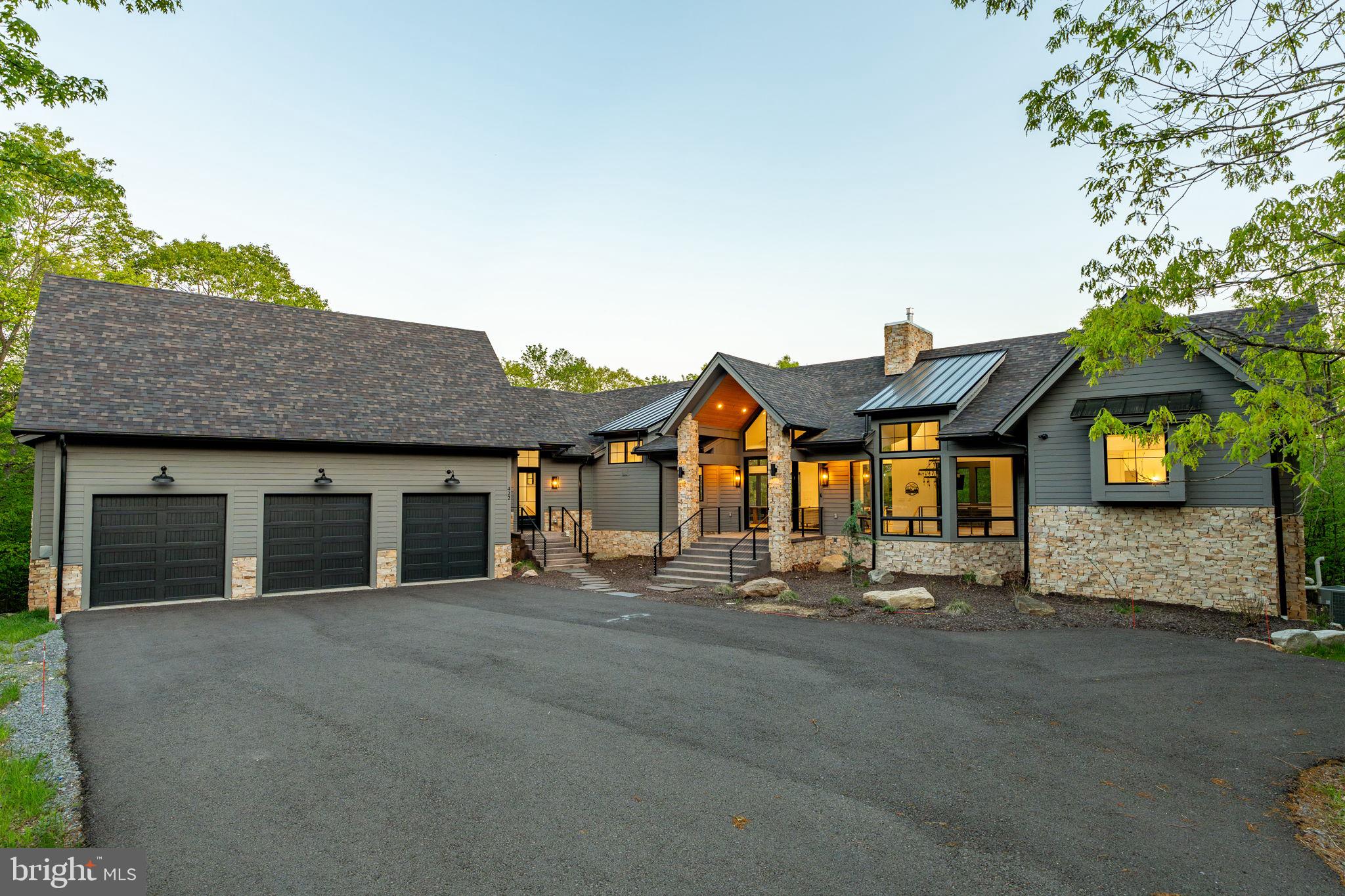 422 MOUNTAINTOP ROAD