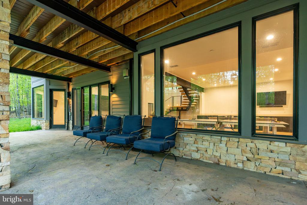 422 MOUNTAINTOP ROAD