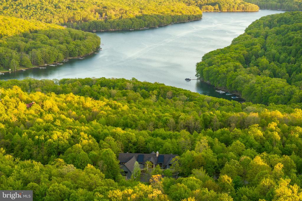 422 MOUNTAINTOP ROAD
