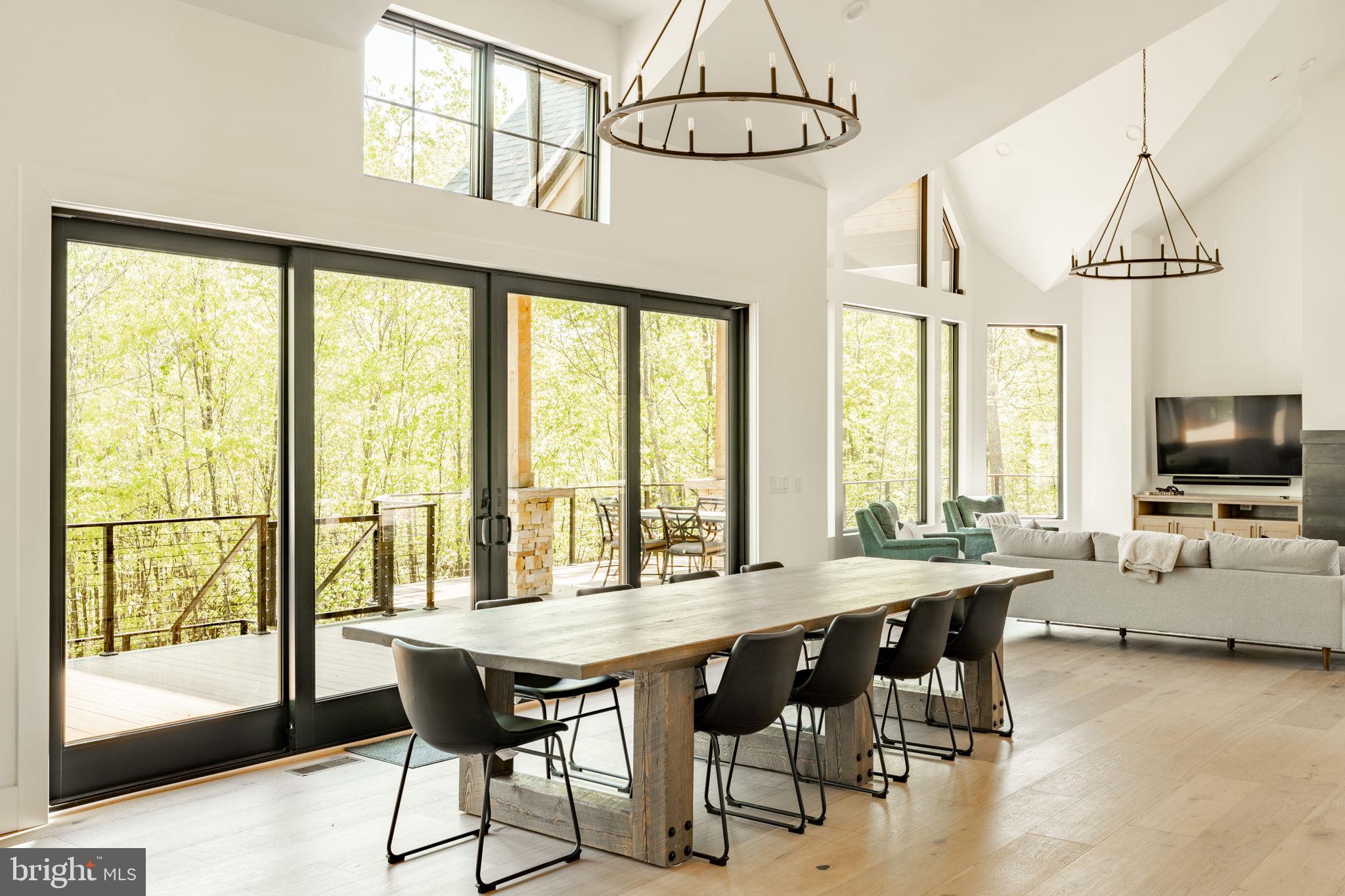 422 MOUNTAINTOP ROAD