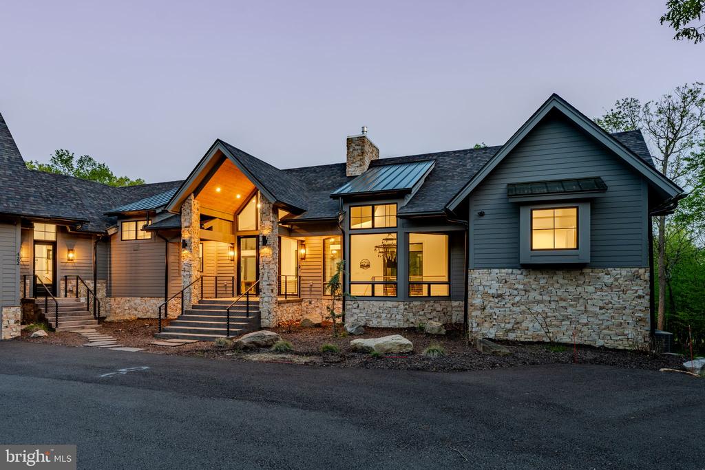 422 MOUNTAINTOP ROAD