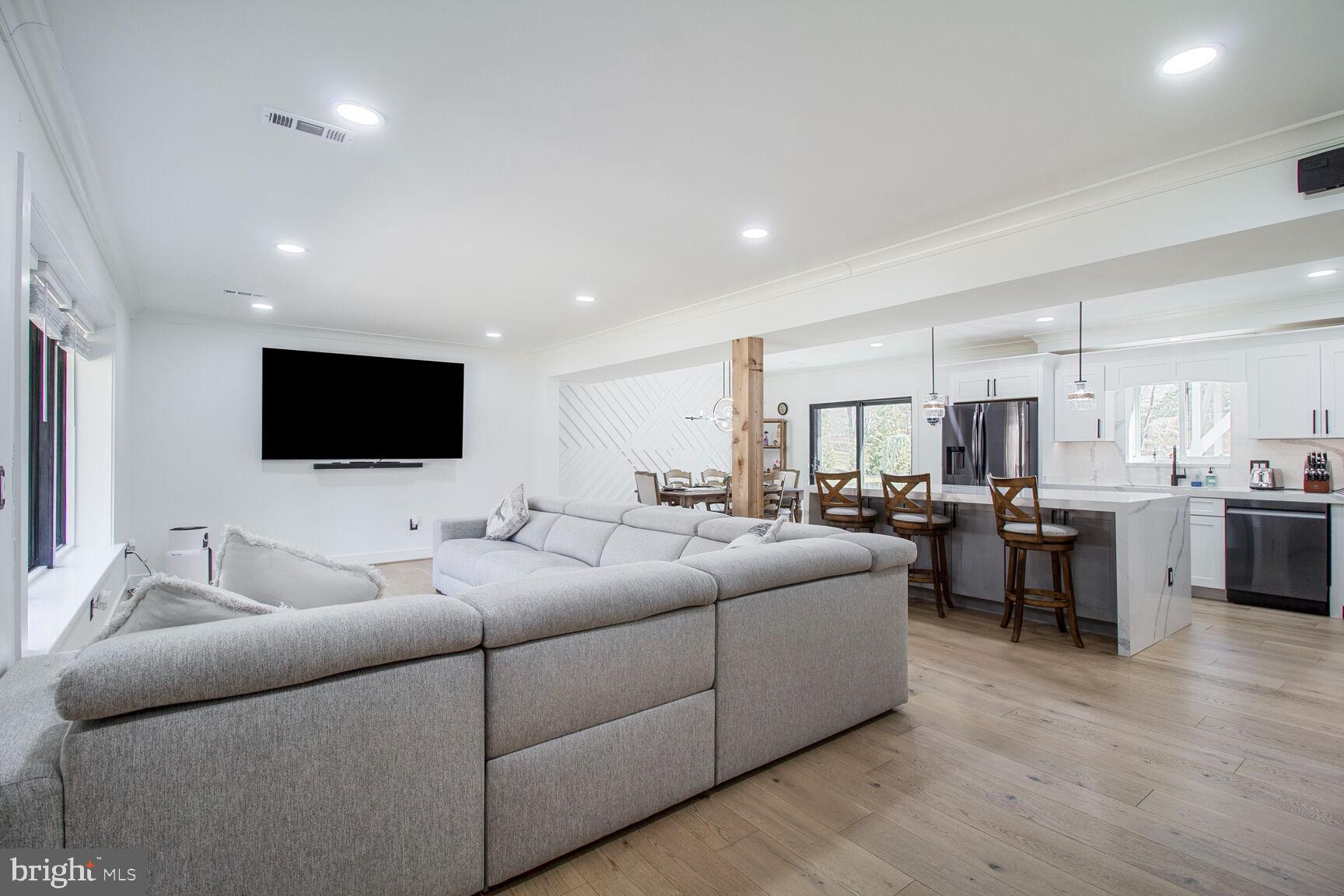 10785 W CRESTVIEW LANE