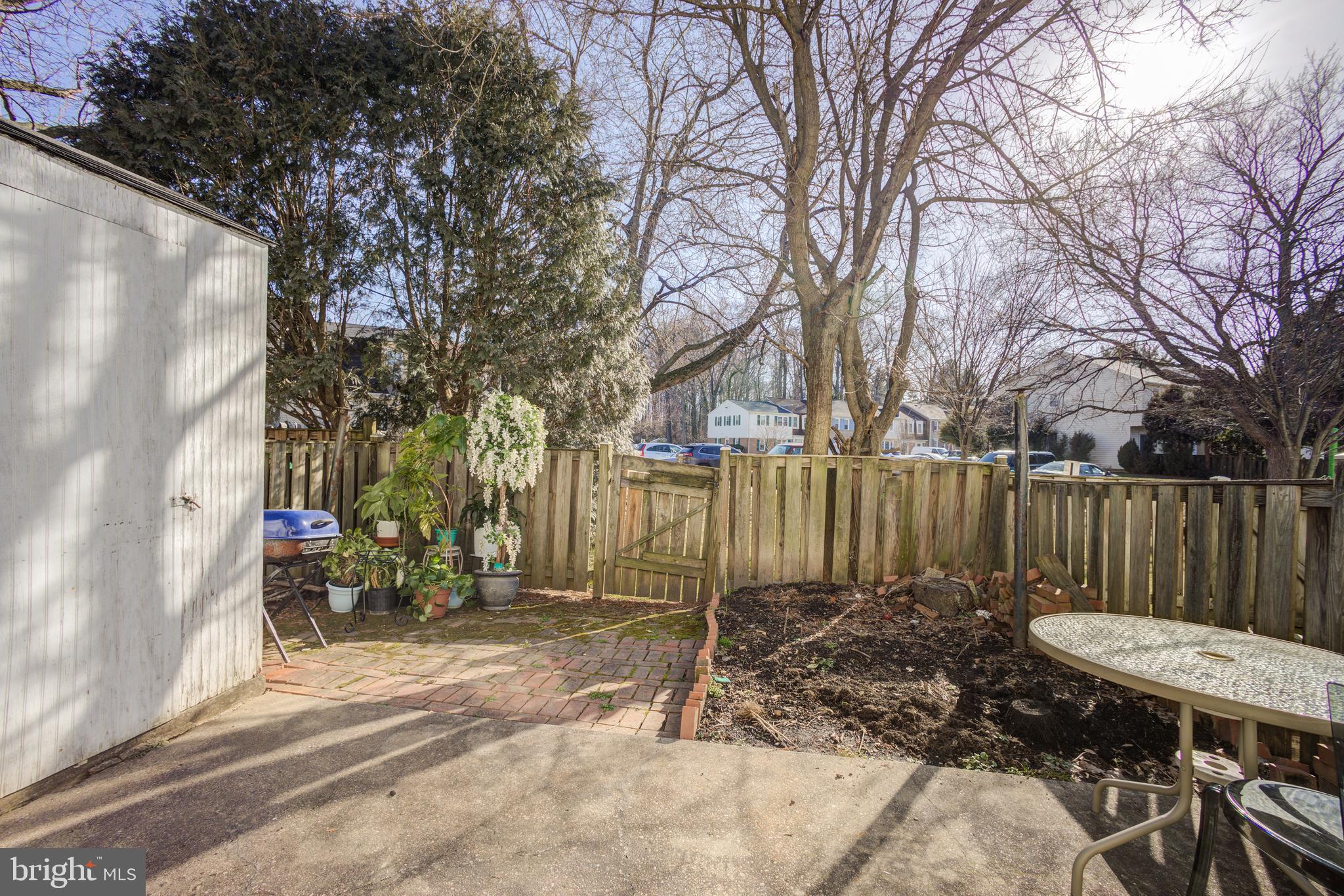 24 BLUE RIBBON COURT 5