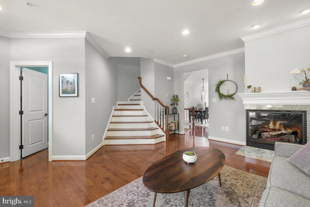 208 PARKVIEW AVENUE