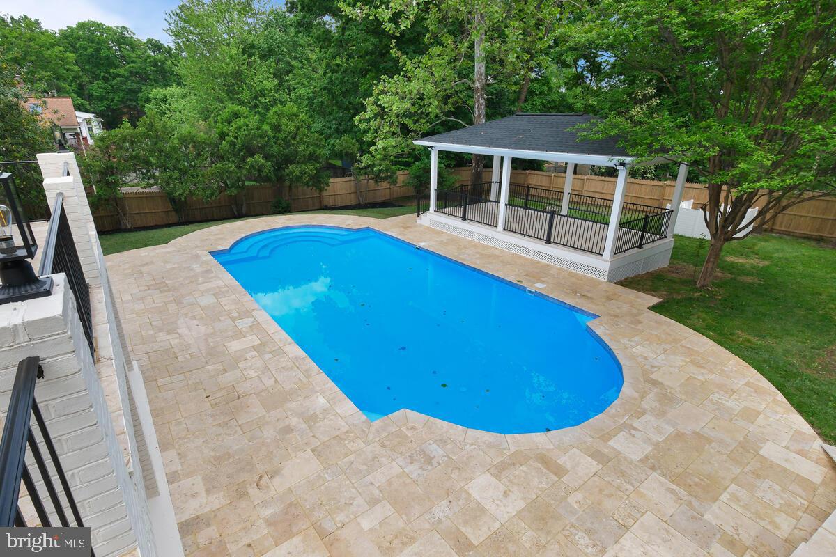 9816 GLENOLDEN DRIVE