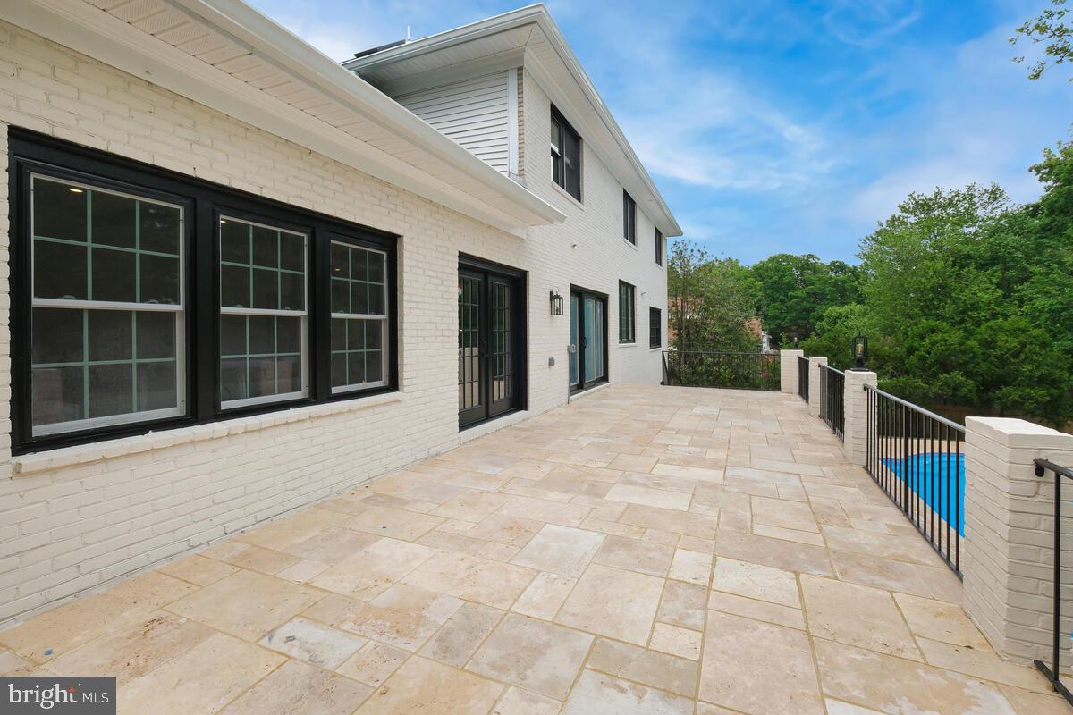 9816 GLENOLDEN DRIVE