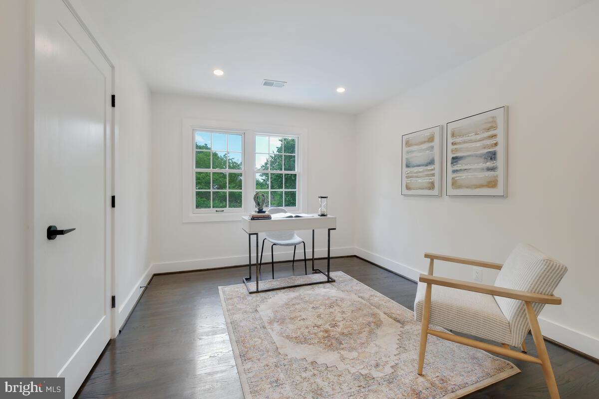 9816 GLENOLDEN DRIVE