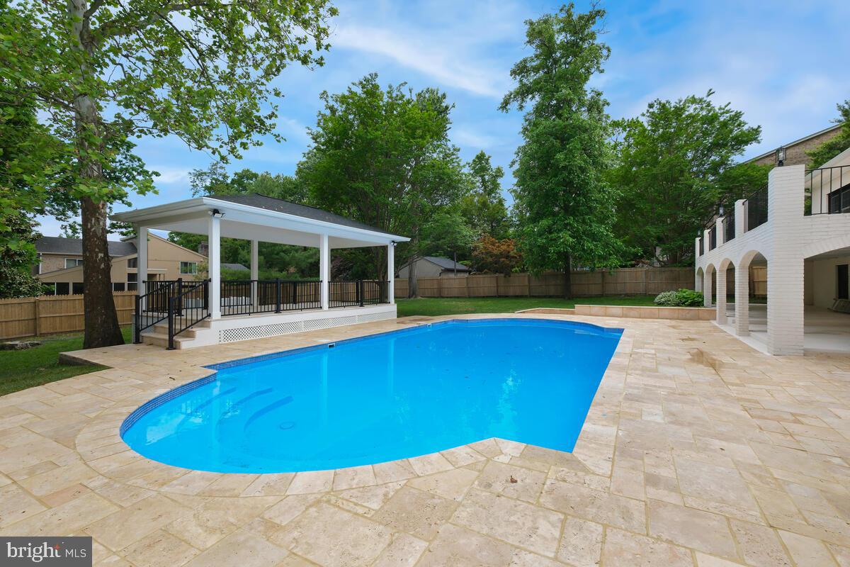 9816 GLENOLDEN DRIVE