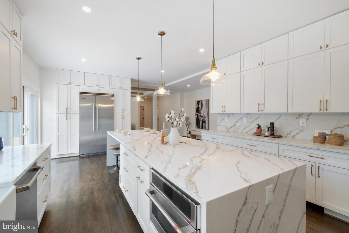 9816 GLENOLDEN DRIVE