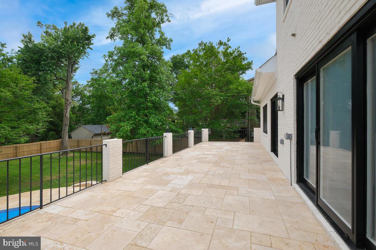 9816 GLENOLDEN DRIVE