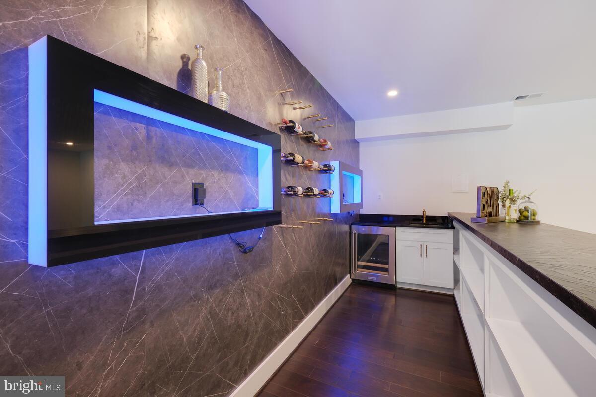 9816 GLENOLDEN DRIVE