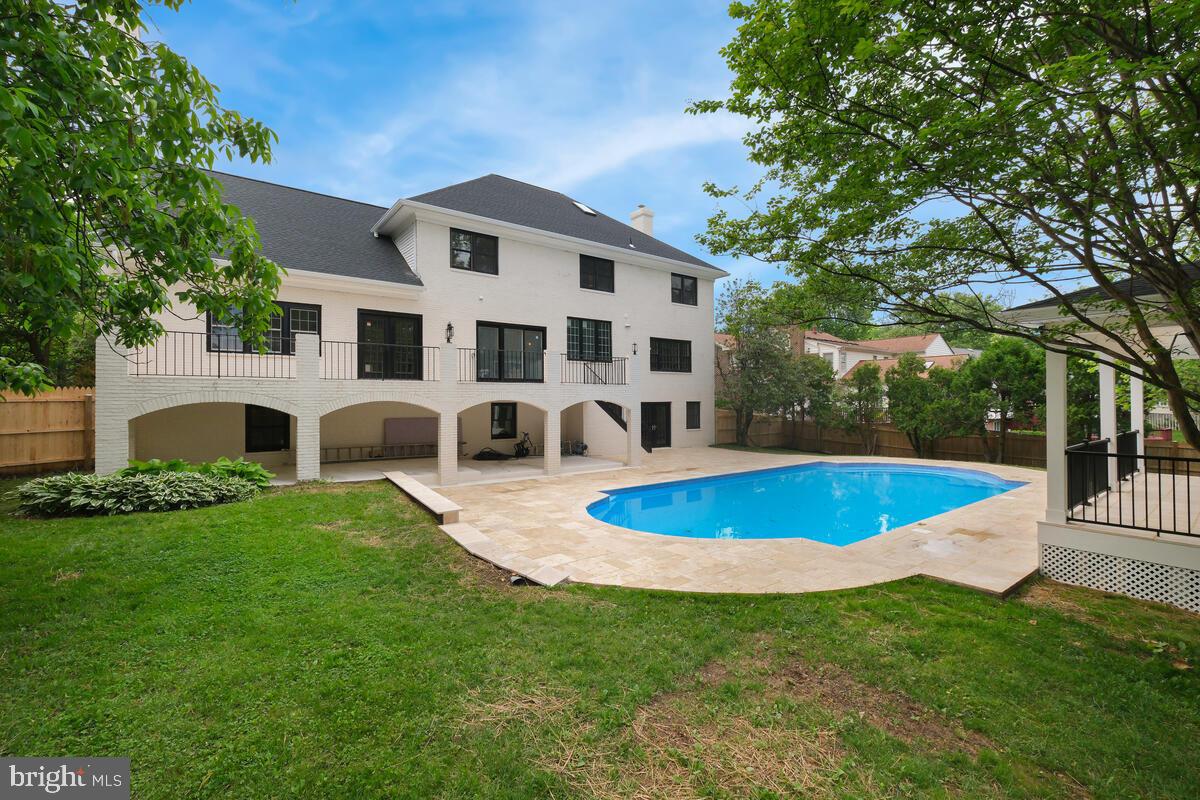 9816 GLENOLDEN DRIVE