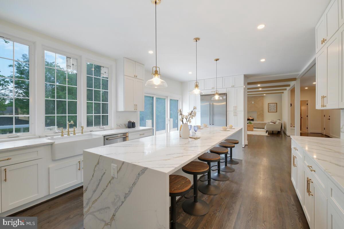 9816 GLENOLDEN DRIVE