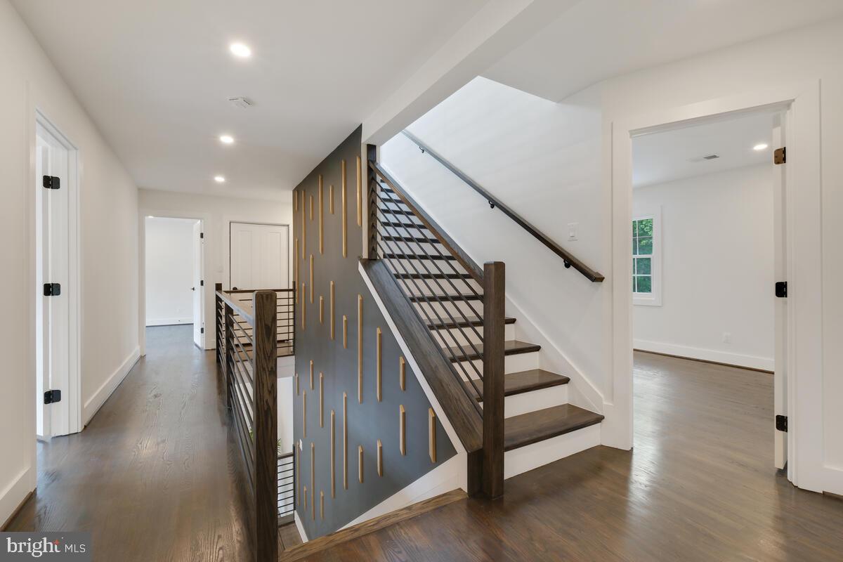 9816 GLENOLDEN DRIVE