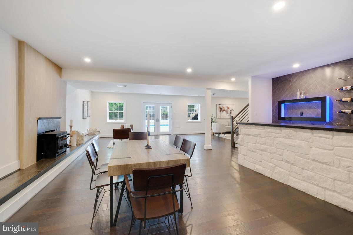 9816 GLENOLDEN DRIVE