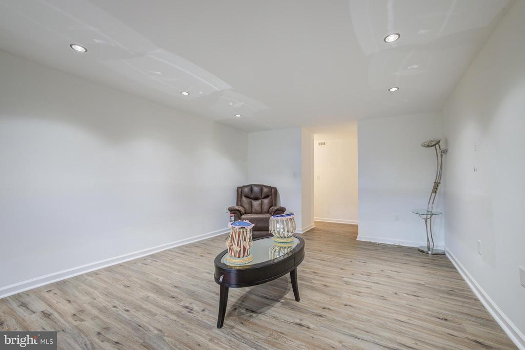18734 WALKERS CHOICE ROAD 3