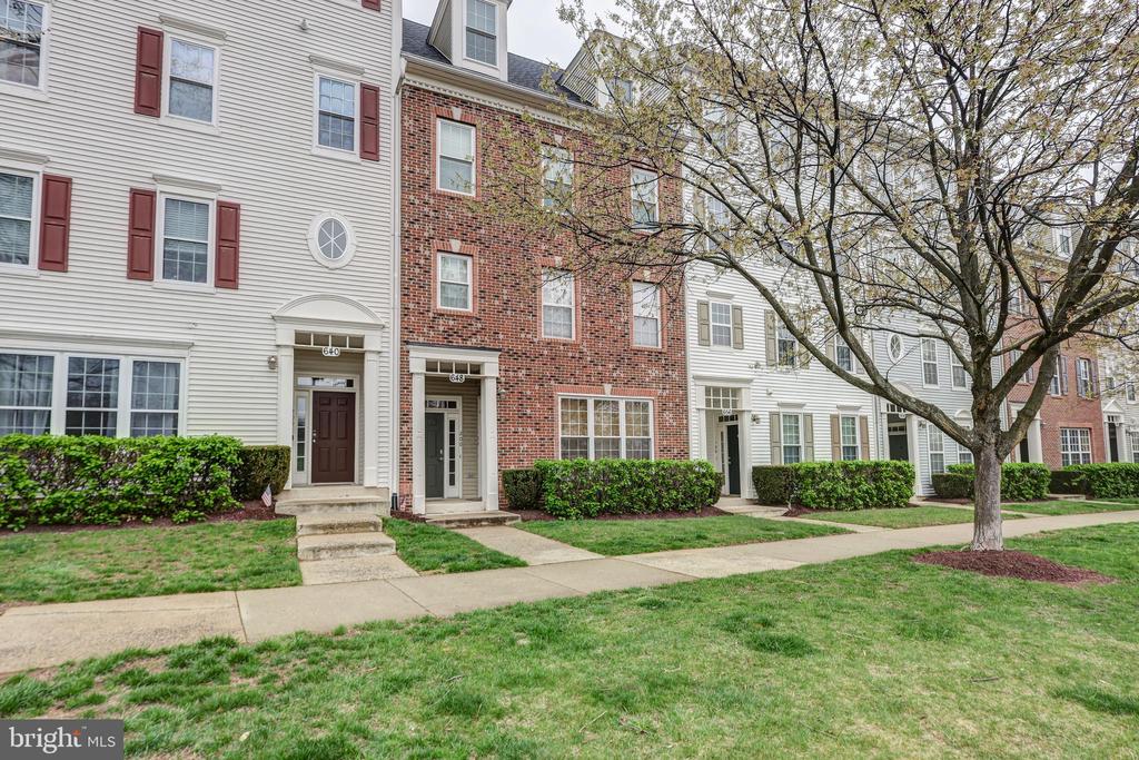 648 ORCHARD RIDGE DRIVE 200