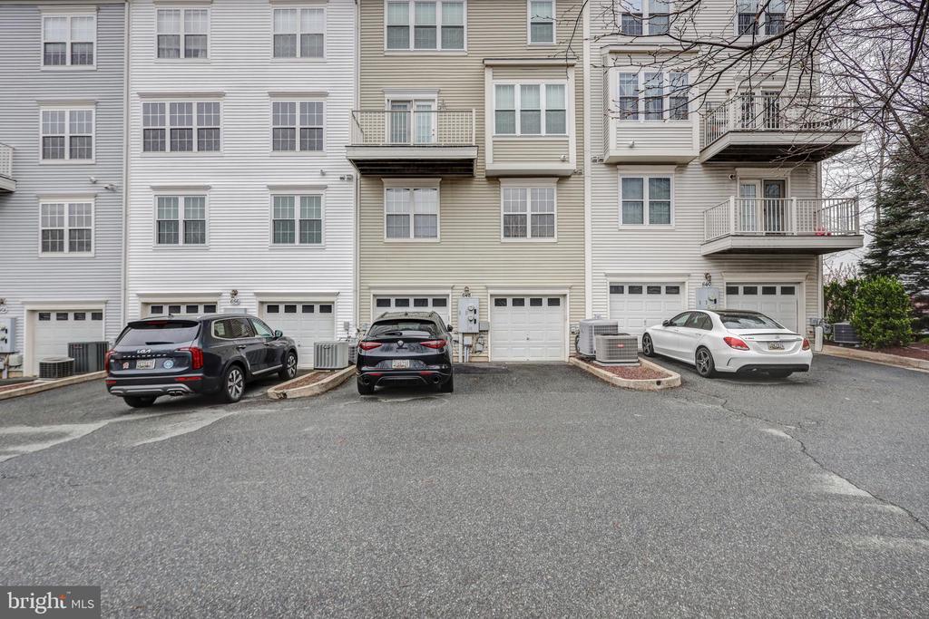 648 ORCHARD RIDGE DRIVE 200
