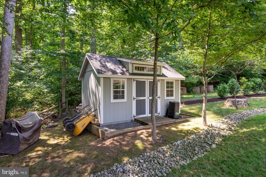 15931 WOODS CENTER ROAD