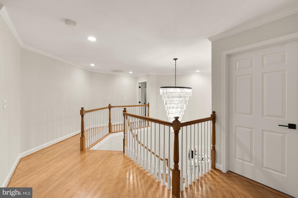 7813 STABLE WAY